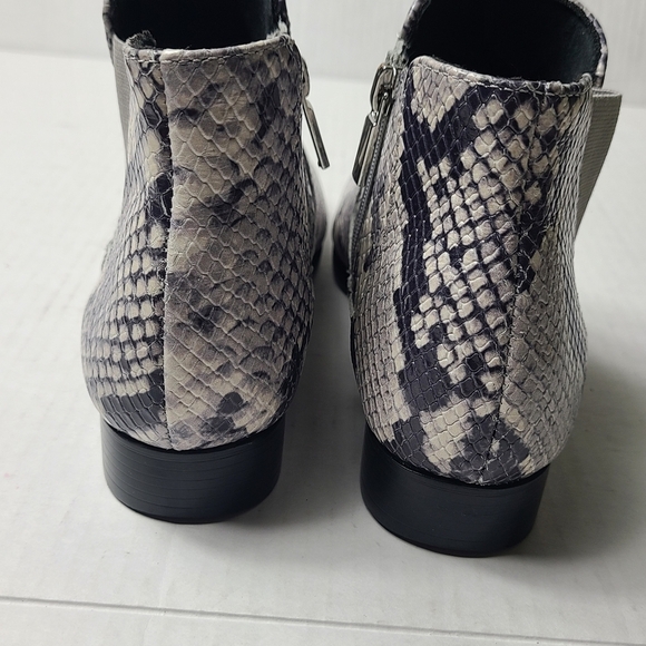 NEW MUNRO cate leather ankle booties - Picture 5 of 8